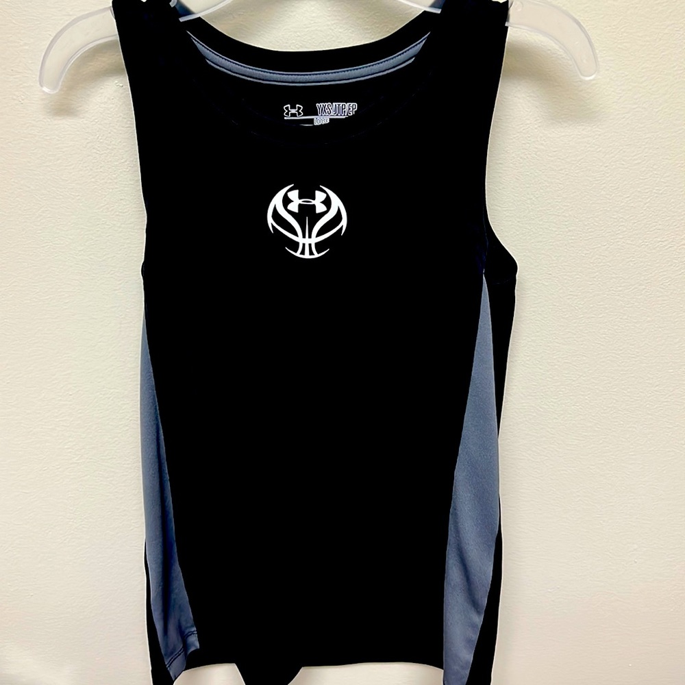 Boys Size XS Under Armour tank